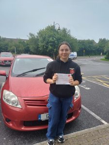 Eibhlin on passing her Driving Test on her first attempt with GoDrive School of Motoring.
